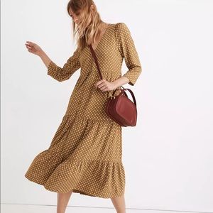 **NWT**Madewell - V-Neck Tiered Button-Front Midi Dress in Daisies Forever